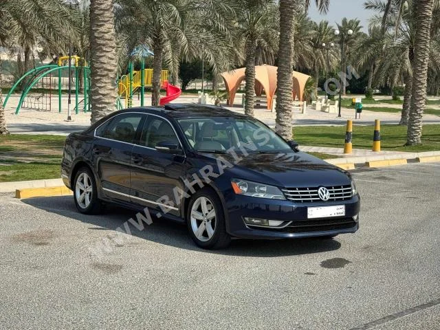 Volkswagen  Passat  2013  Sedan  Automatic  5  181,800  RWD  Blue  Gasoline