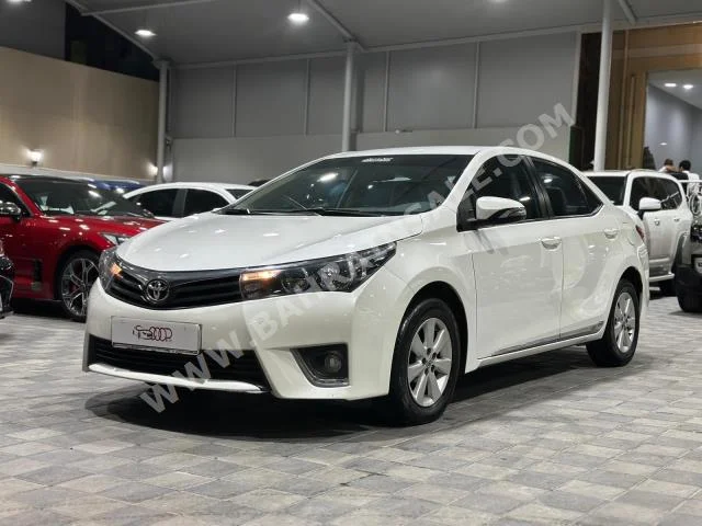 Toyota  Corolla  XLI  2016  Sedan  Automatic  4  150,000  FWD  White  Gasoline