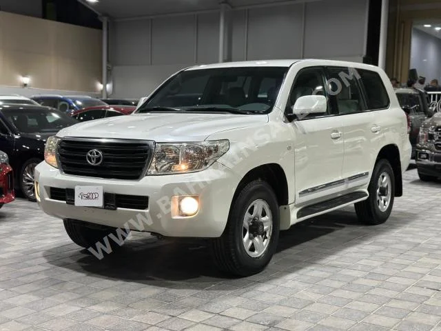 Toyota  Land Cruiser  G  2010  SUV  Manual  6  365,000  4WD  White  Gasoline