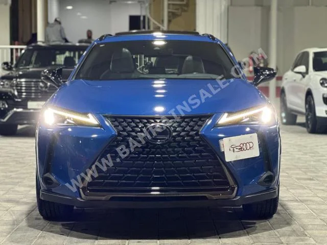 لكزس  يو إكس  هايبرد  2021  اس يو في  اتوماتك  4  79,000  دفع خلفي  ازرق  هايبرد