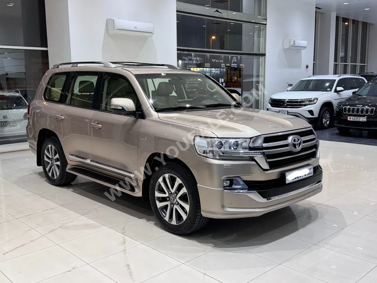 Toyota  Land Cruiser  VXR  2019  Automatic  304,100 KM  8 Cylinder  SUV  Gold