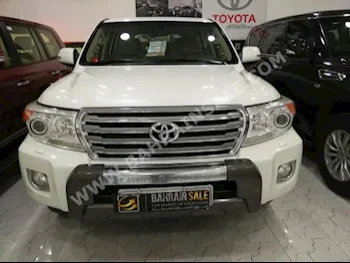 Toyota  Land Cruiser  VXR  2012  SUV  Automatic  8  145,000  4WD  White  Gasoline