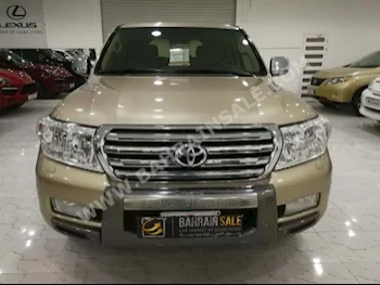 Toyota  Land Cruiser  VXR  2011  SUV  Automatic  6  127,000  4WD  Gold  Gasoline