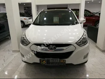 Hyundai  Tucson  2015  SUV  Automatic  4  51,000  FWD  White  Gasoline