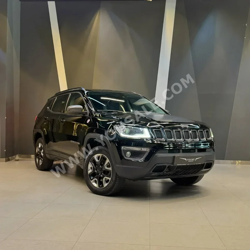 Jeep  Compass  2018  Automatic  90,000 KM  4 Cylinder  SUV  Black