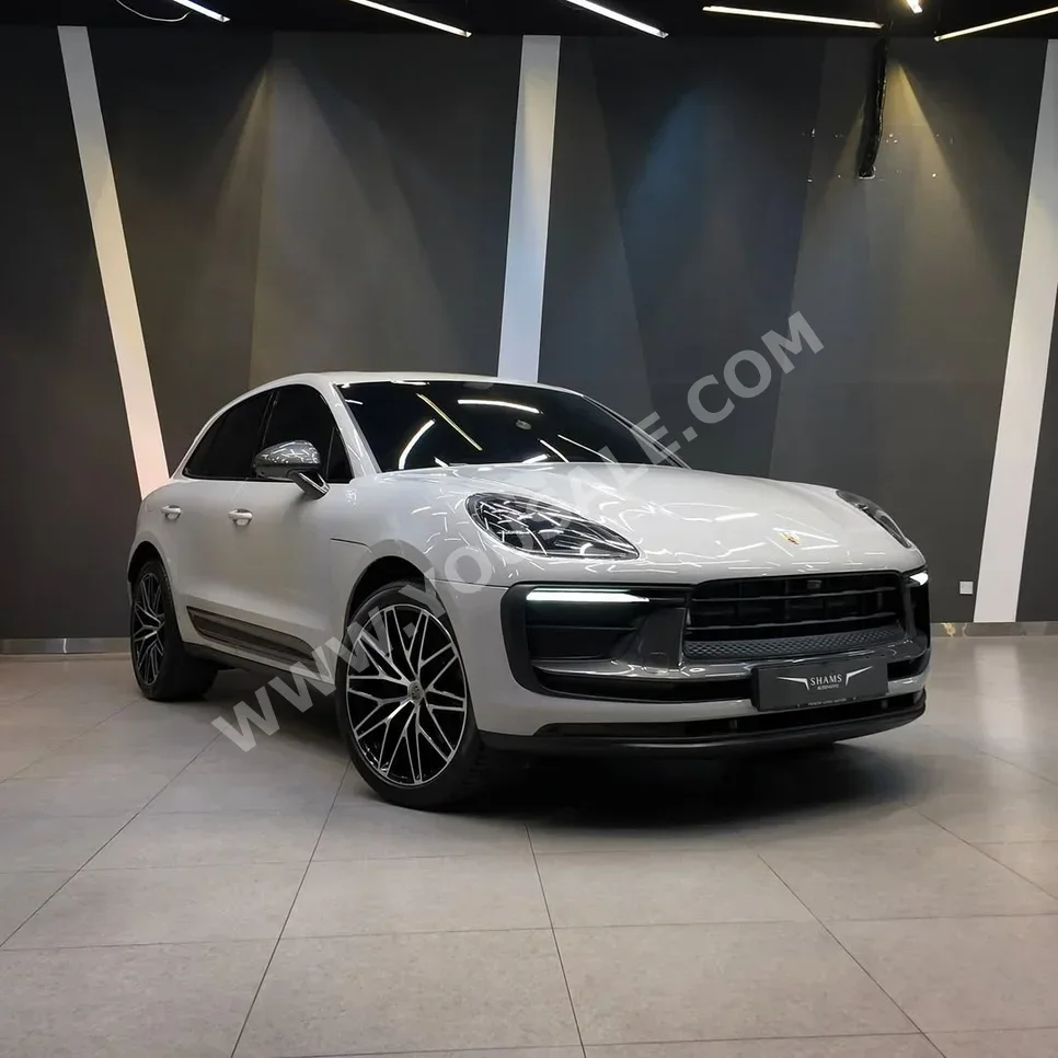 Porsche  Macan  Turbo  2023  Automatic  59,000 KM  4 Cylinder  SUV  Gray  With Warranty