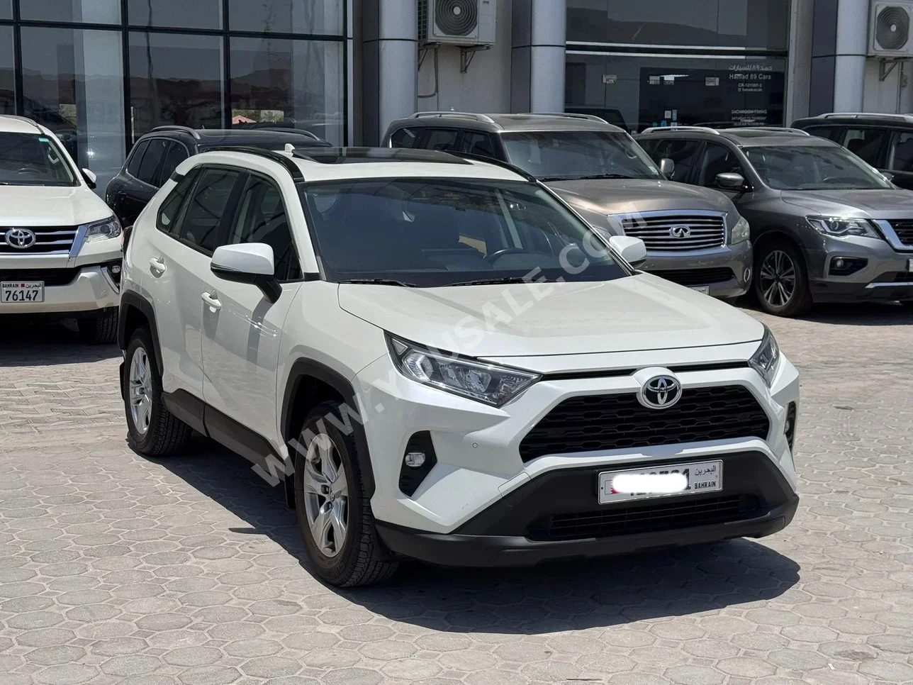 Toyota  Rav 4  2019  Automatic  191,700 KM  4 Cylinder  SUV  Pearl
