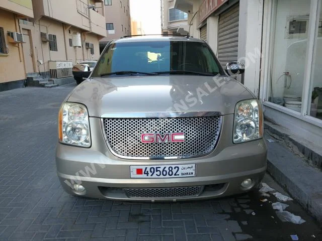 GMC  Yukon  SLT  2007  SUV  Automatic  8  106,000  4WD  Gold  Gasoline