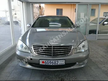 Mercedes-Benz  S-Class  350  2009  Sedan  Automatic  6  90,000  RWD  Gold  Gasoline