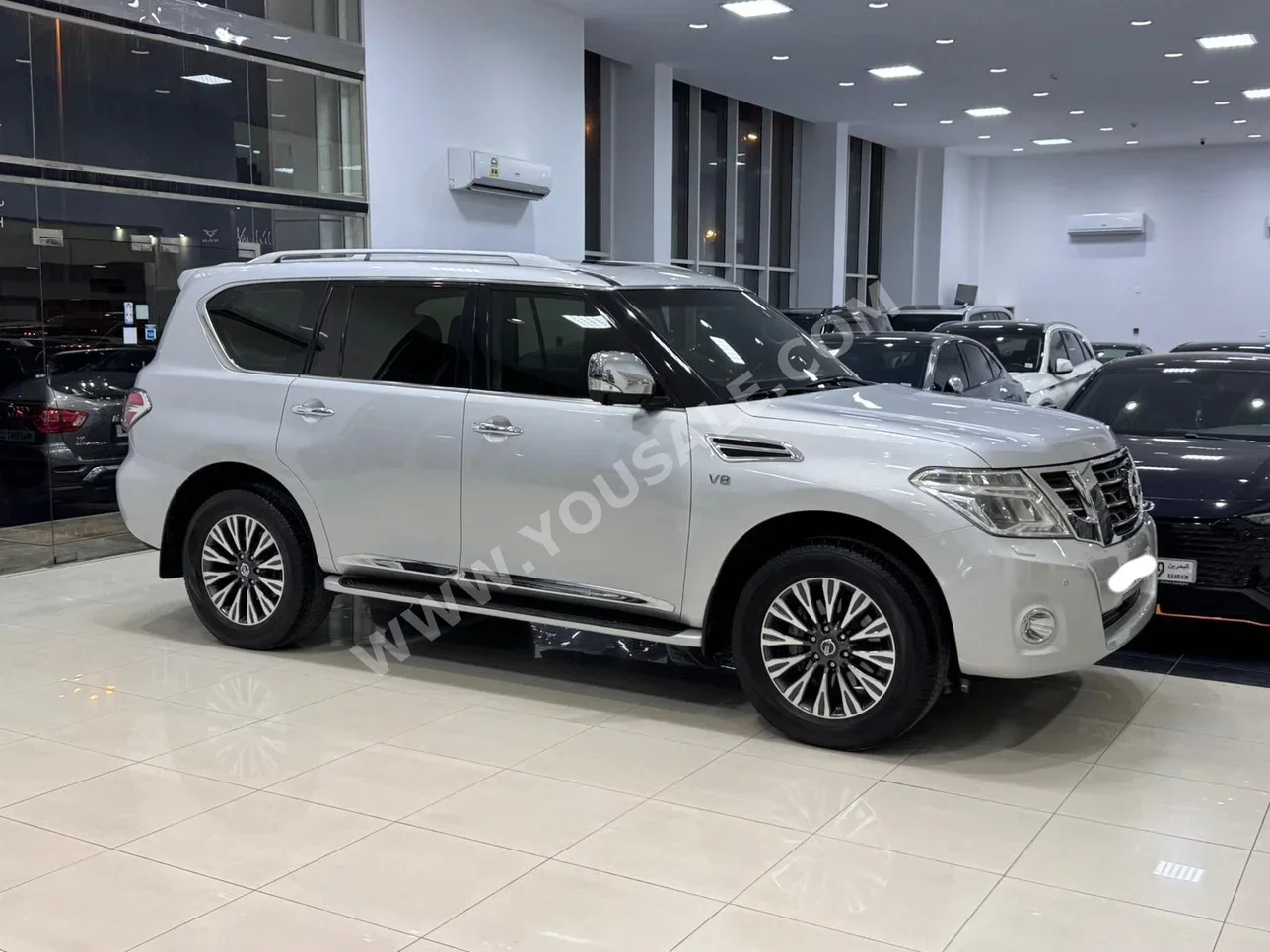 Nissan  Patrol  Platinum  2016  Automatic  136,600 KM  8 Cylinder  SUV  Silver