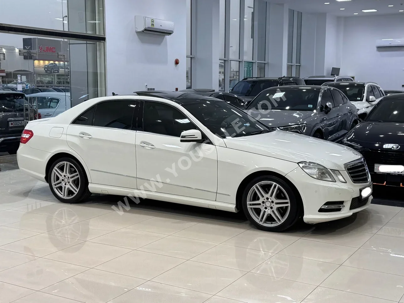 Mercedes-Benz  E-Class  300  2012  Automatic  226,400 KM  6 Cylinder  Sedan  White