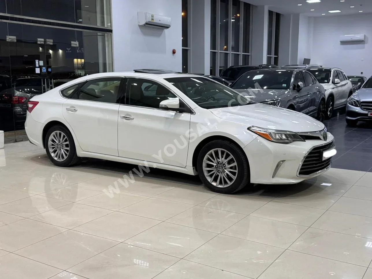 Toyota  Avalon  Limited  2017  Automatic  116,200 KM  6 Cylinder  Sedan  White