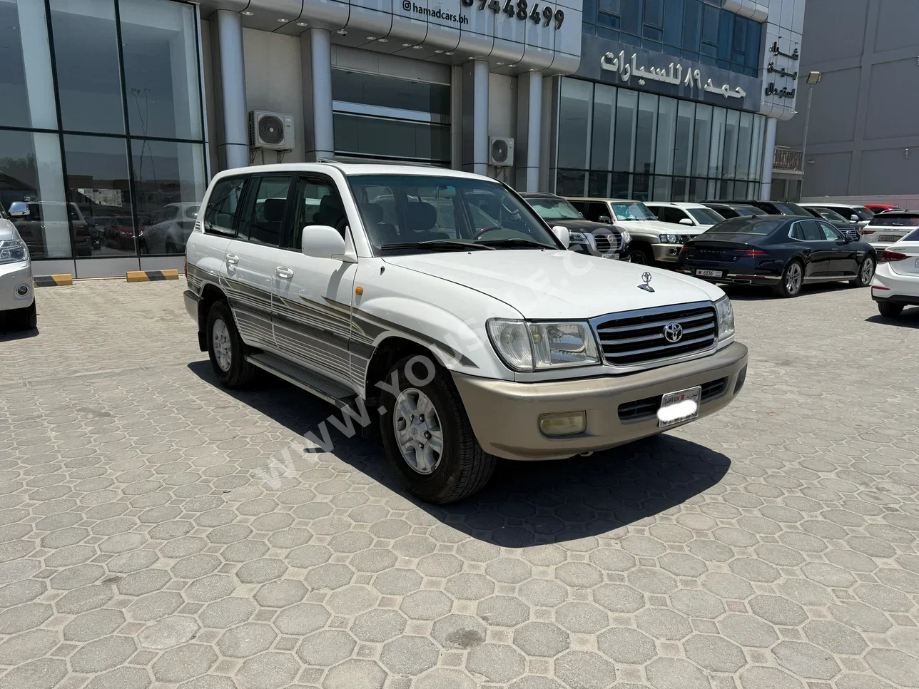 Toyota  Land Cruiser  GXR  2001  Automatic  328,450 KM  6 Cylinder  SUV  White