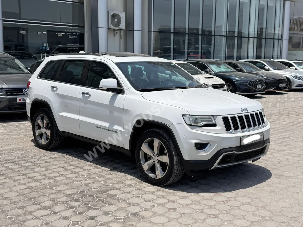 Jeep  Grand Cherokee  Limited  2016  Automatic  154,800 KM  8 Cylinder  SUV  White