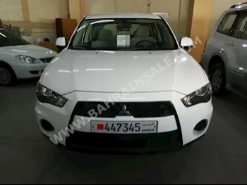 Mitsubishi  Outlander  2013  SUV  Automatic  4  77,000  FWD  White  Gasoline