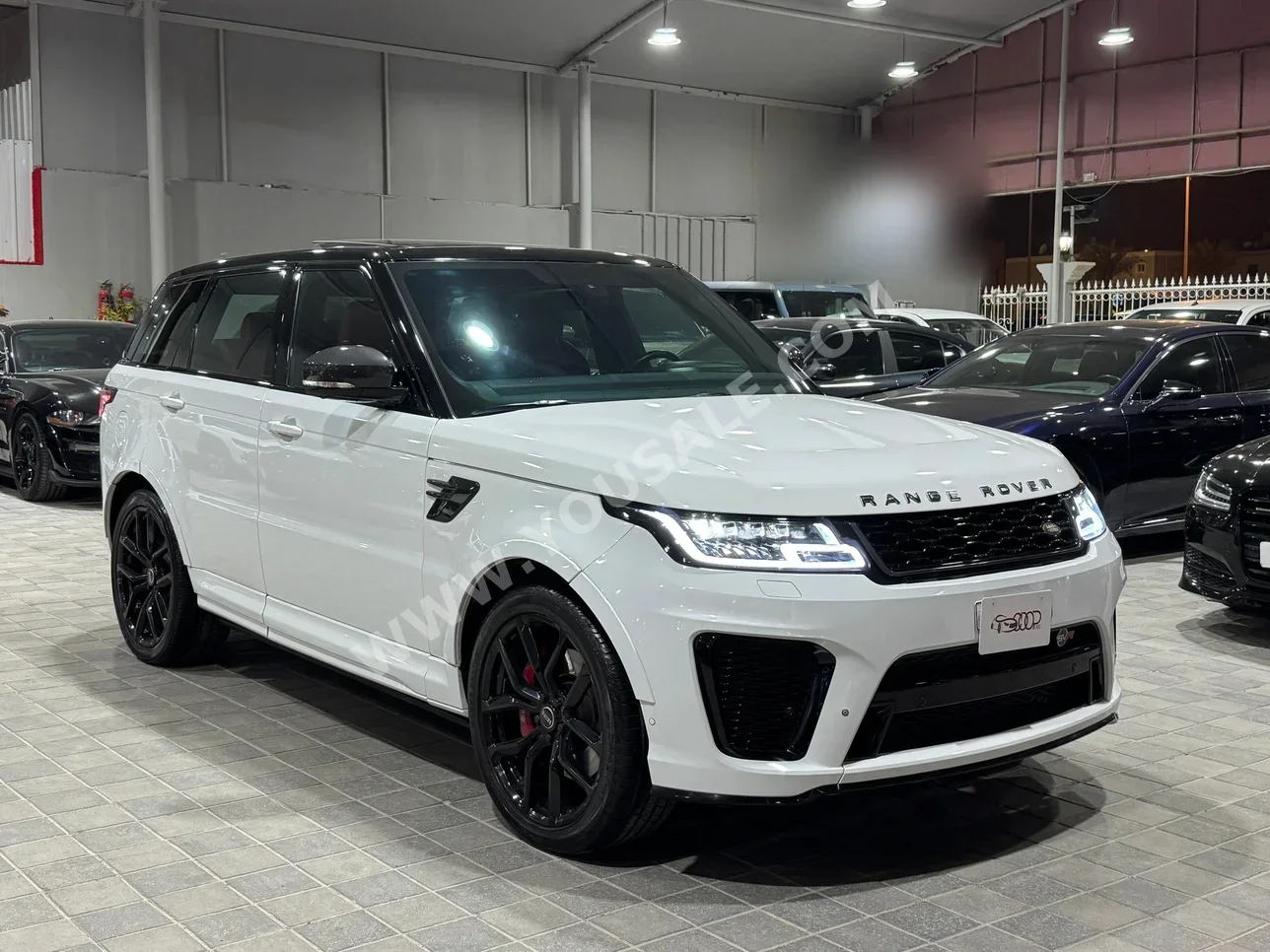 Land Rover  Range Rover  Sport  2014  Automatic  230,000 KM  8 Cylinder  SUV  White