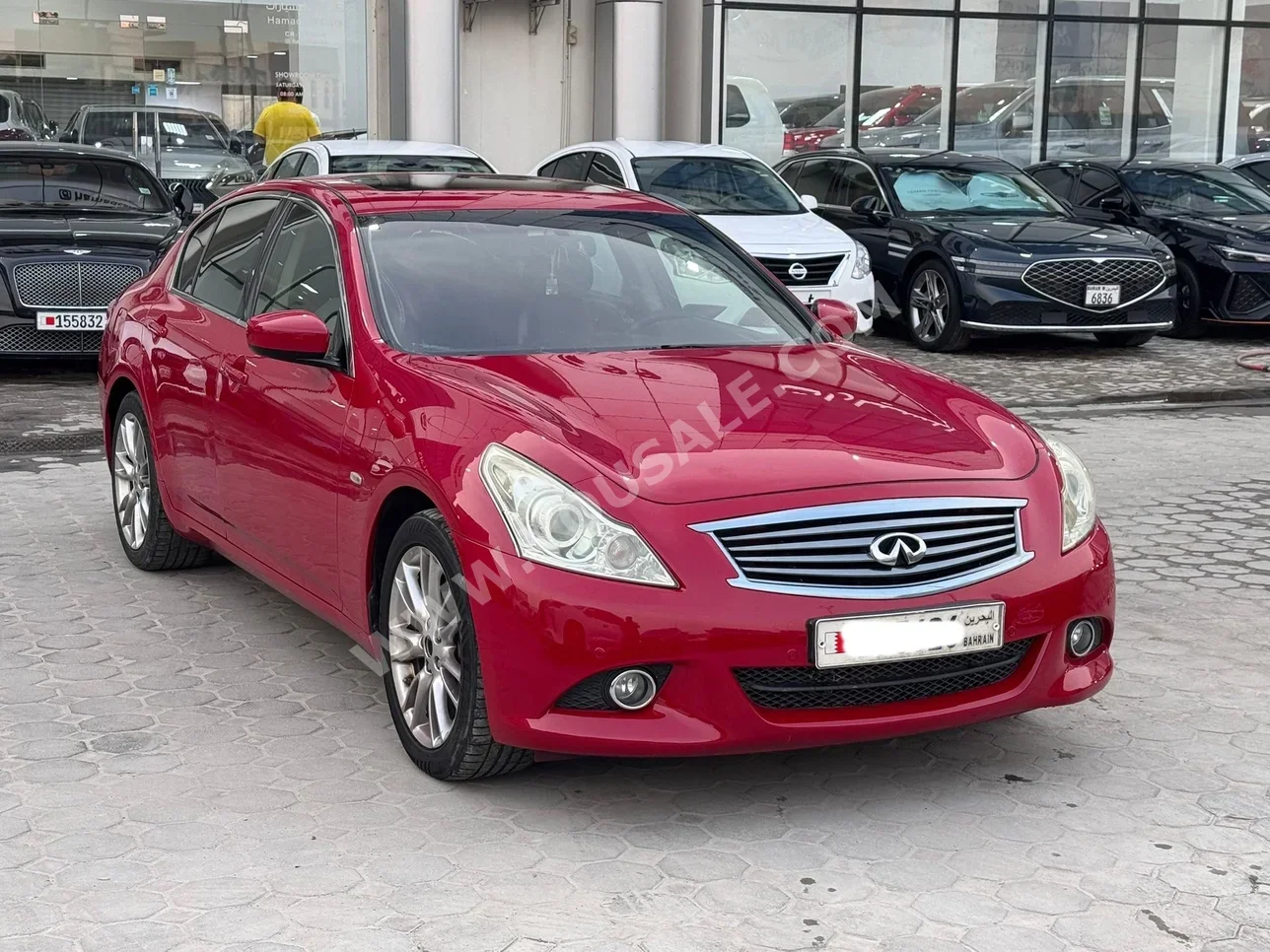 Infiniti  G  25  2012  Automatic  192,300 KM  6 Cylinder  Sedan  Red