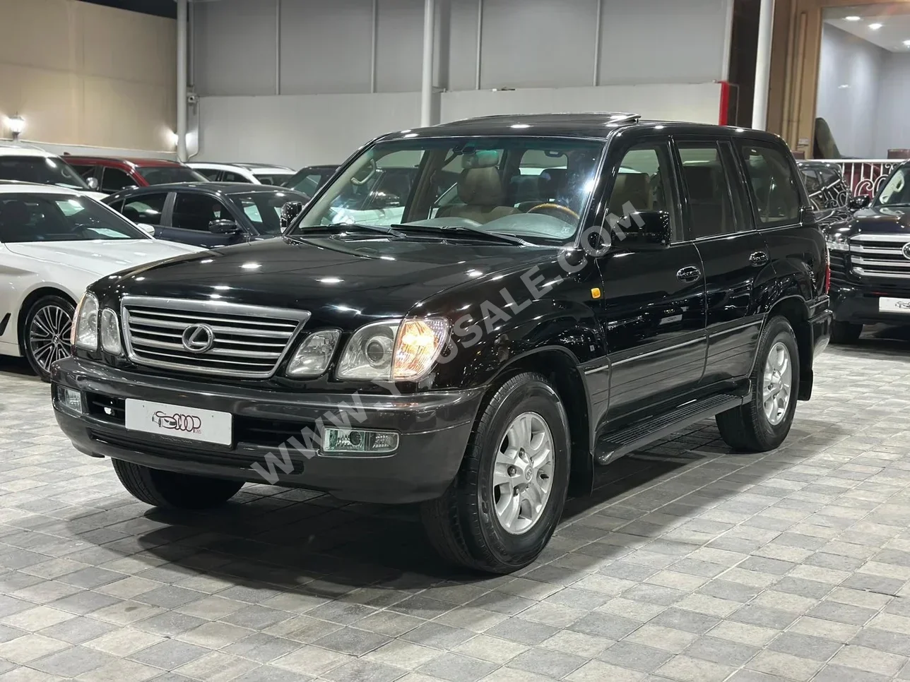 Lexus  LX  470  2003  Automatic  320,000 KM  8 Cylinder  SUV  Black
