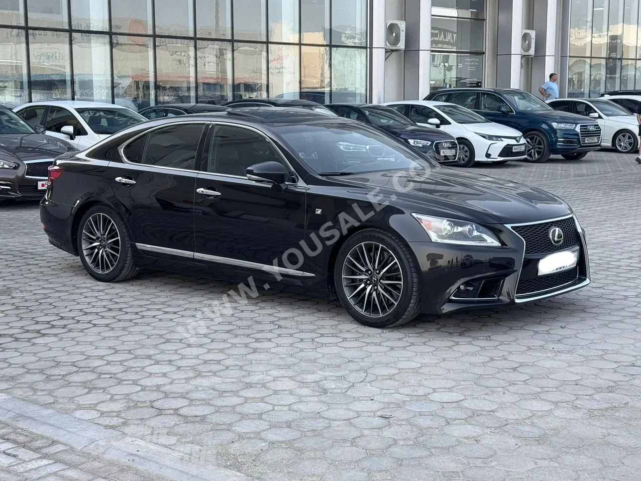Lexus  LS  460  2013  Automatic  193,050 KM  8 Cylinder  Sedan  Black