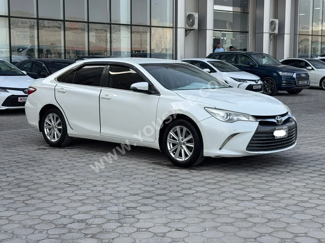 Toyota  Camry  GLX  2017  Automatic  121,900 KM  4 Cylinder  Sedan  White