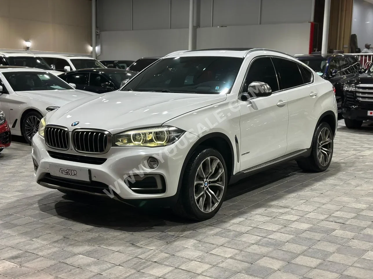 BMW  X-Series  6  2016  Automatic  300,000 KM  6 Cylinder  SUV  White