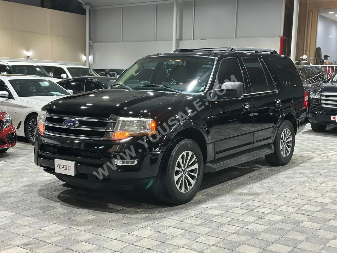 Ford  Expedition  2017  Automatic  104,000 KM  6 Cylinder  SUV  Black
