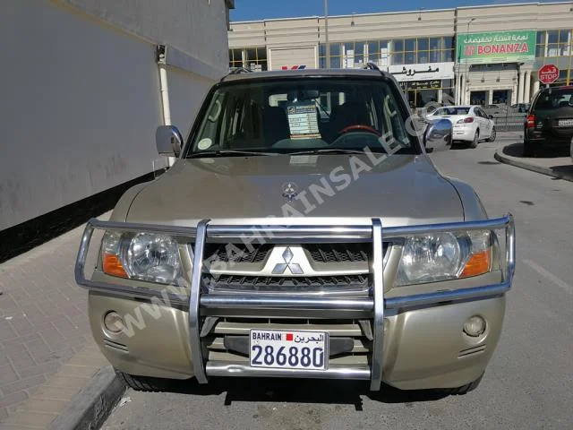 Mitsubishi  Pajero  3.5  2005  SUV  Automatic  6  154,000  FWD  Gold  Gasoline