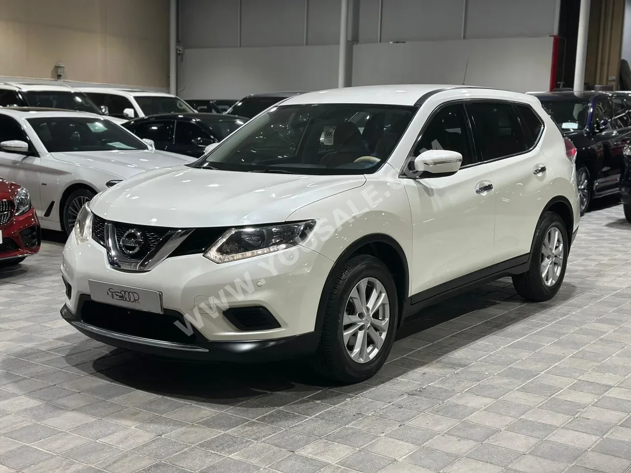 Nissan  X-Trail  2015  Automatic  150,000 KM  4 Cylinder  SUV  White