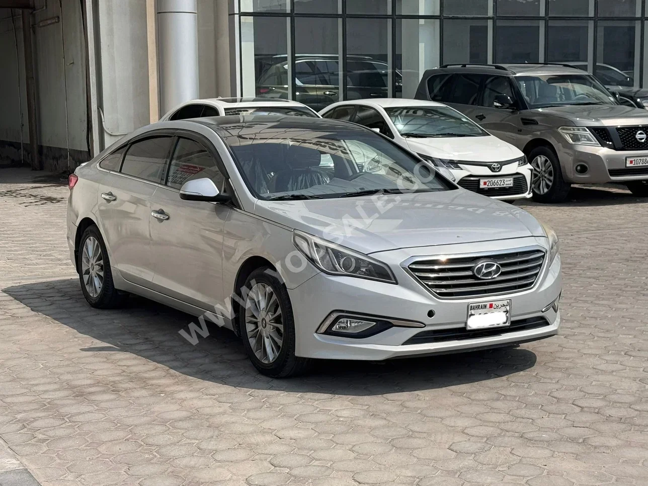 Hyundai  Sonata  2016  Automatic  75,900 KM  4 Cylinder  Sedan  Silver