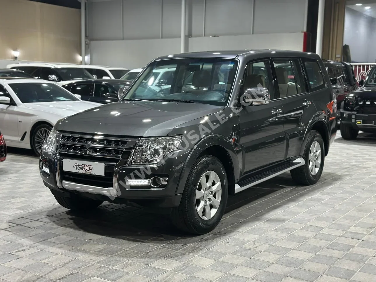 متسوبيشي  باجيرو  GLS  2018  اتوماتك  65,000 كم  6 سلندر  اس يو في  بني