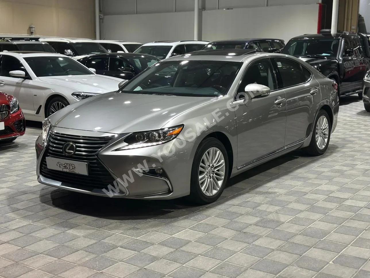 Lexus  ES  350  2016  Automatic  170,000 KM  6 Cylinder  Sedan  Silver