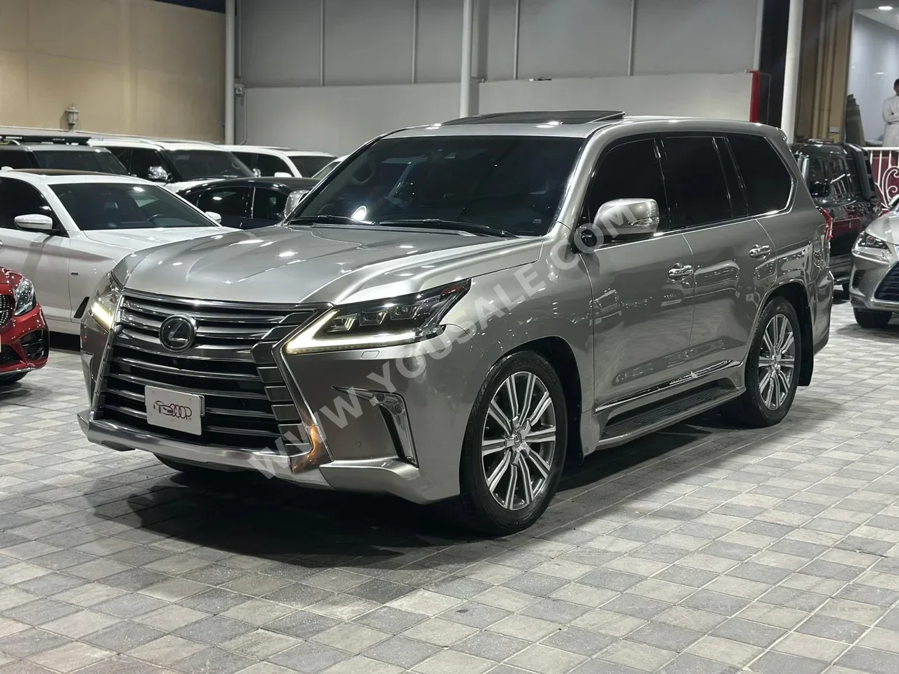 Lexus  LX  570  2016  Automatic  150,000 KM  8 Cylinder  SUV  Silver