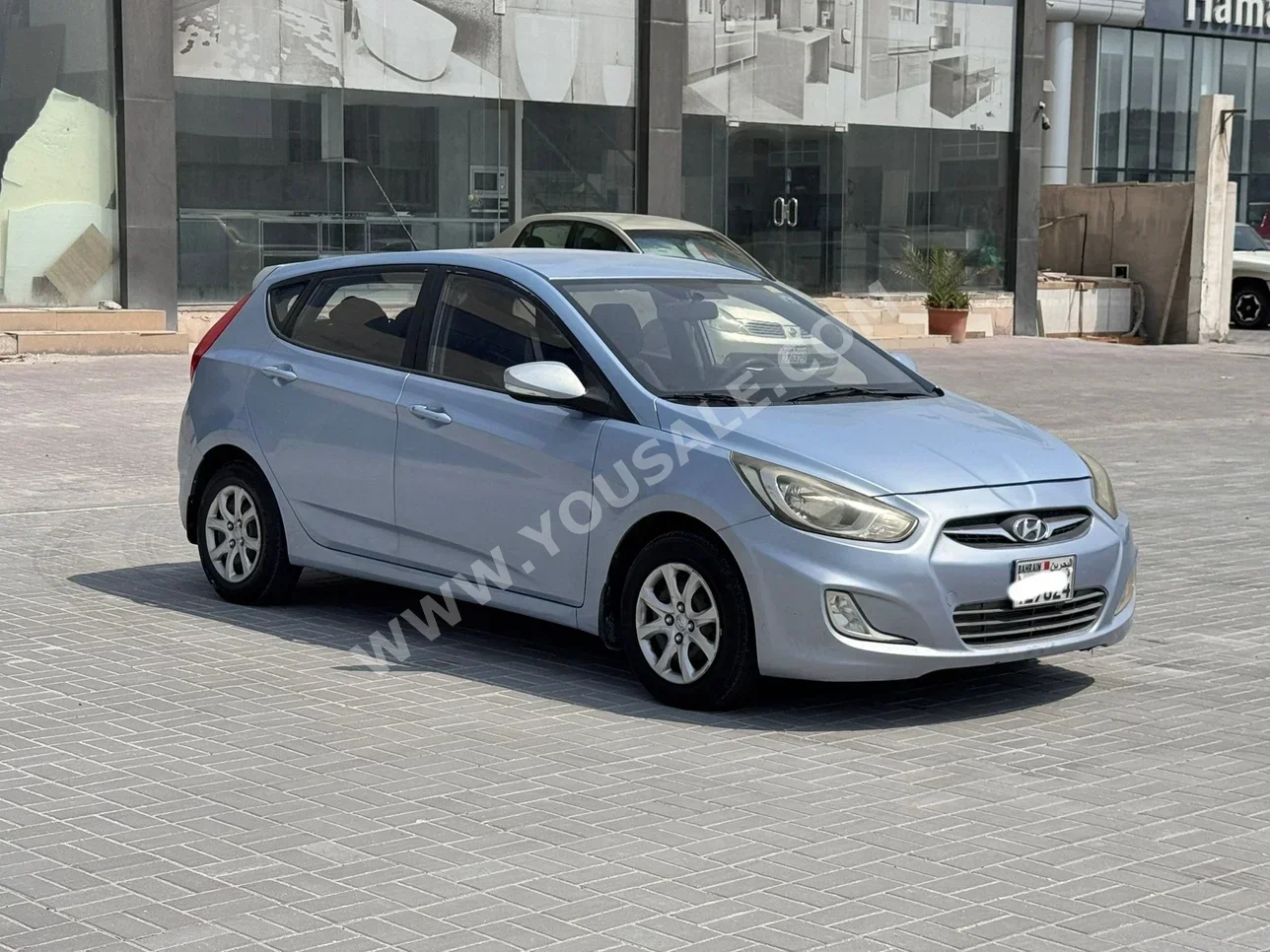 هيونداي  اكسنت  2013  اتوماتك  198,000 كم  4 سلندر  هاتشباك  ازرق