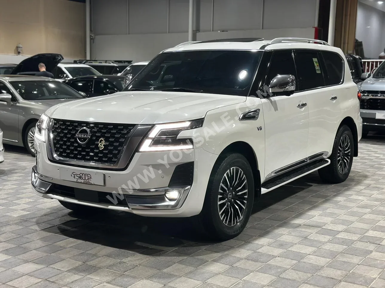 Nissan  Patrol  Platinum  2022  Automatic  123,000 KM  8 Cylinder  SUV  White