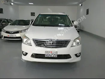 Toyota  Innova  2014  Van / Bus  Automatic  4  121,000  FWD  White  Gasoline