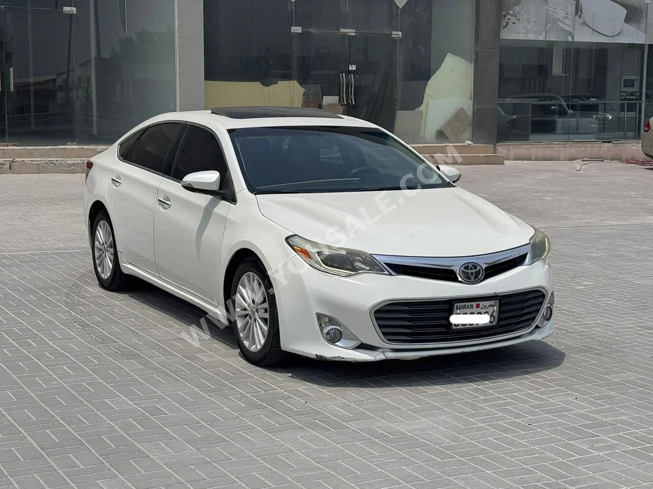 Toyota  Avalon  Limited  2014  Automatic  208,950 KM  6 Cylinder  Sedan  White