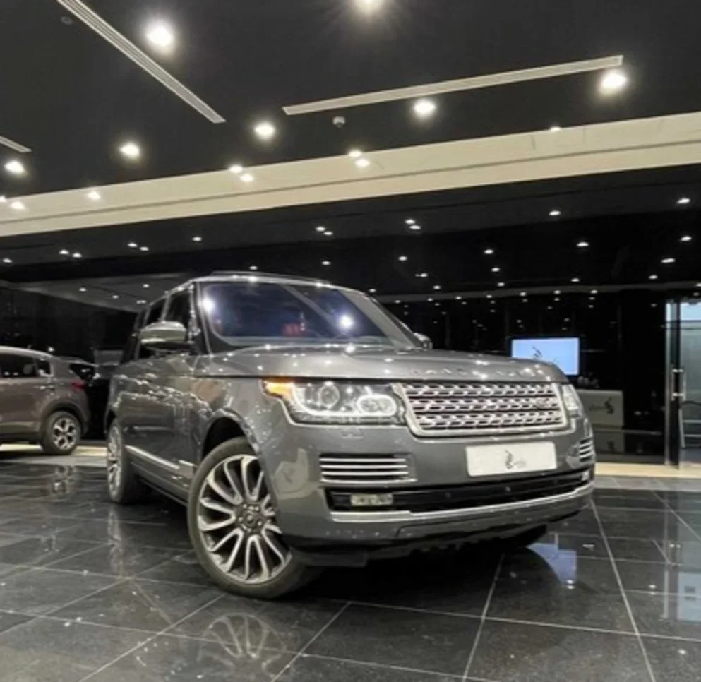 Land Rover  Range Rover  Vogue  Autobiography  2016  Automatic  116,000 KM  8 Cylinder  SUV  Gray