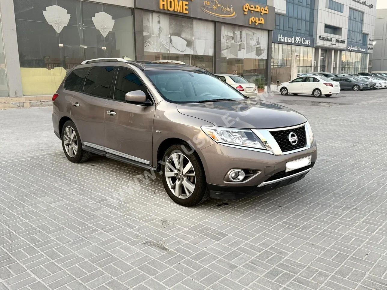 Nissan  Pathfinder  SV  2014  Automatic  232,200 KM  6 Cylinder  SUV  Brown