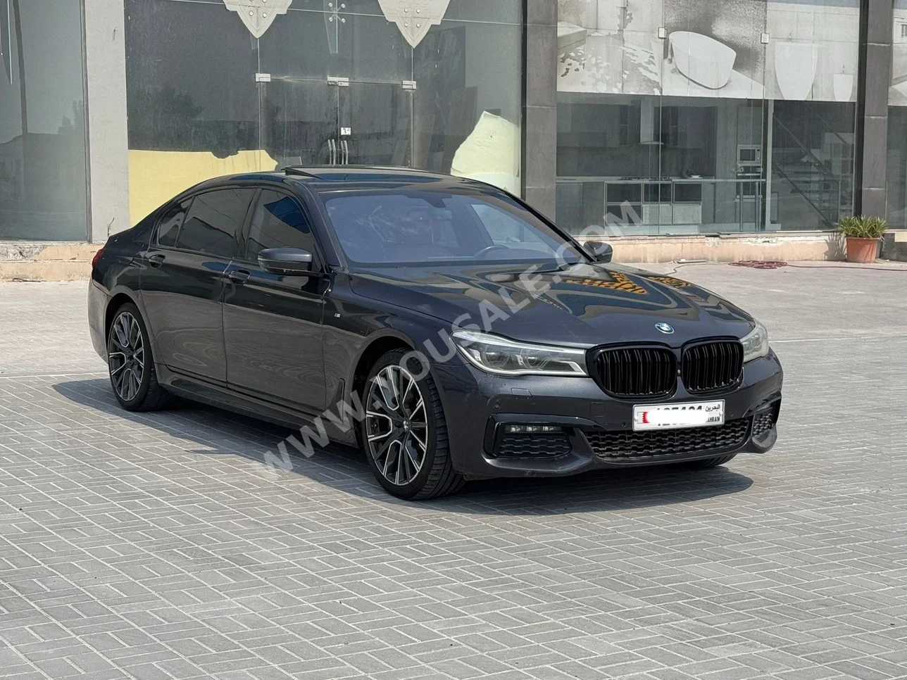 بي ام دبليو الفئة - السابعة 740 Li 2016 اتوماتك 140,600 كم 6 سلندر سيدان رمادي