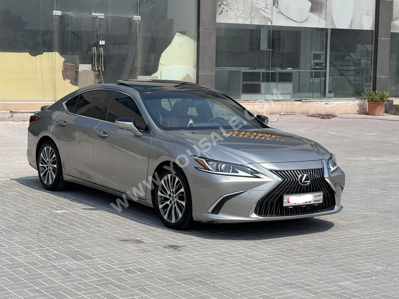 لكزس  اي اس  350  2020  اتوماتك  105,300 كم  6 سلندر  سيدان  فضي
