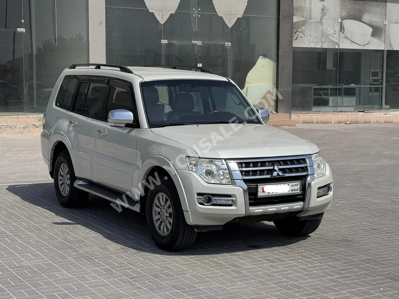 Mitsubishi  Pajero  3.5  2015  Automatic  160,800 KM  6 Cylinder  SUV  White