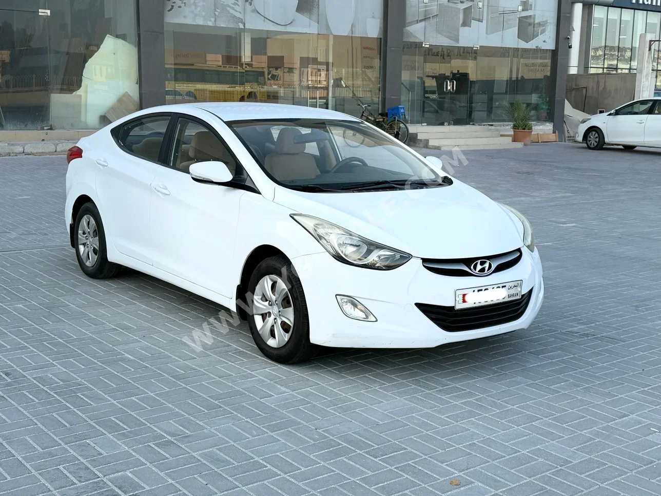 Hyundai  Elantra  2014  Automatic  204,750 KM  4 Cylinder  Sedan  White