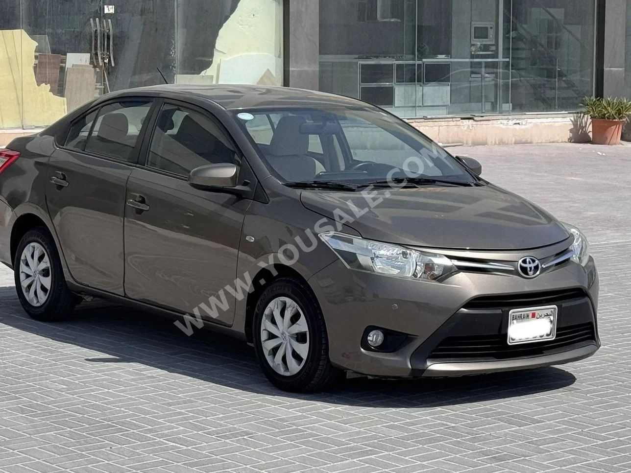 تويوتا  ياريس  2016  اتوماتك  105,000 كم  5 سلندر  سيدان  بني