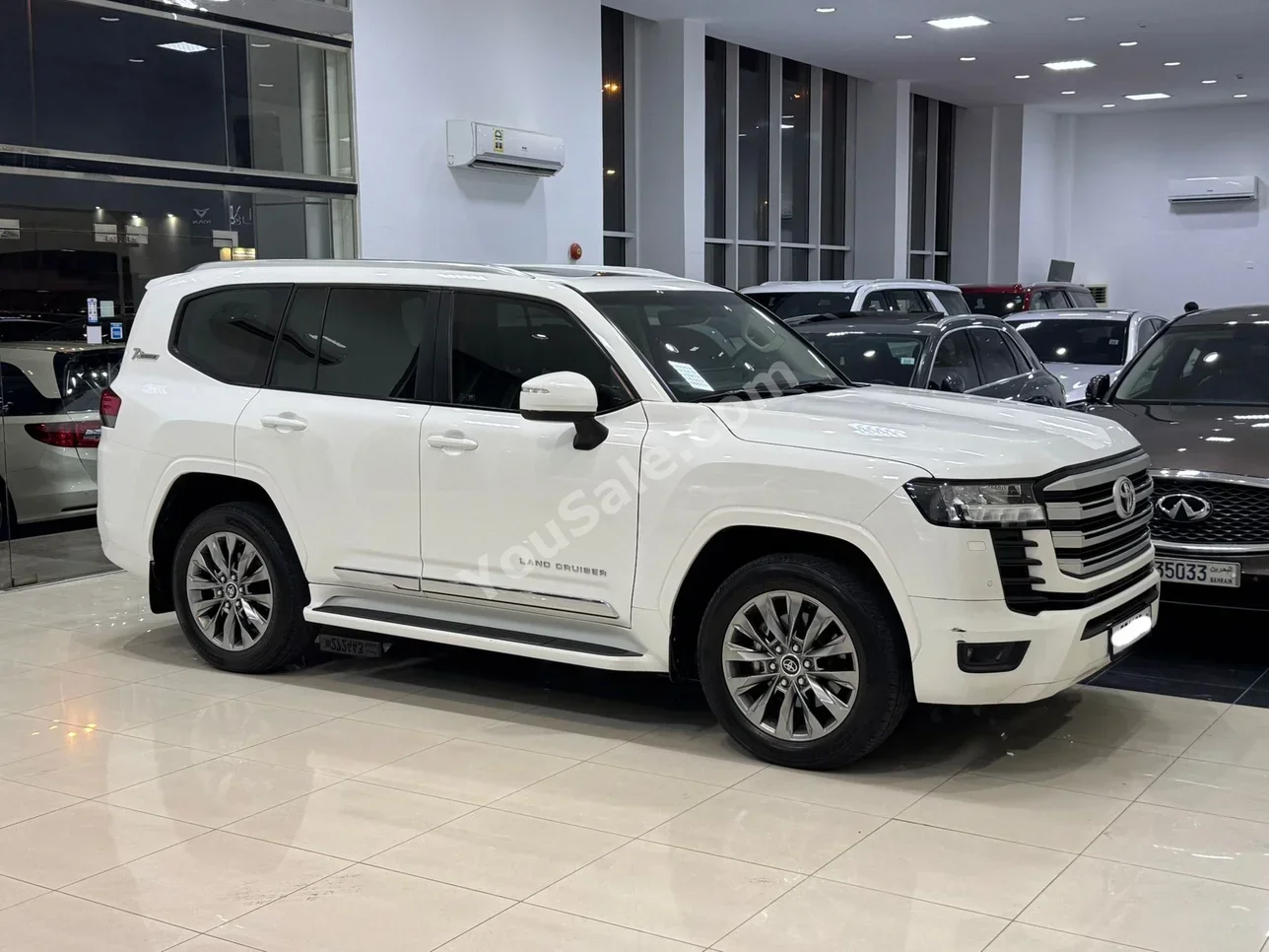 Toyota  Land Cruiser  GXR  2022  Automatic  91,100 KM  6 Cylinder  SUV  White