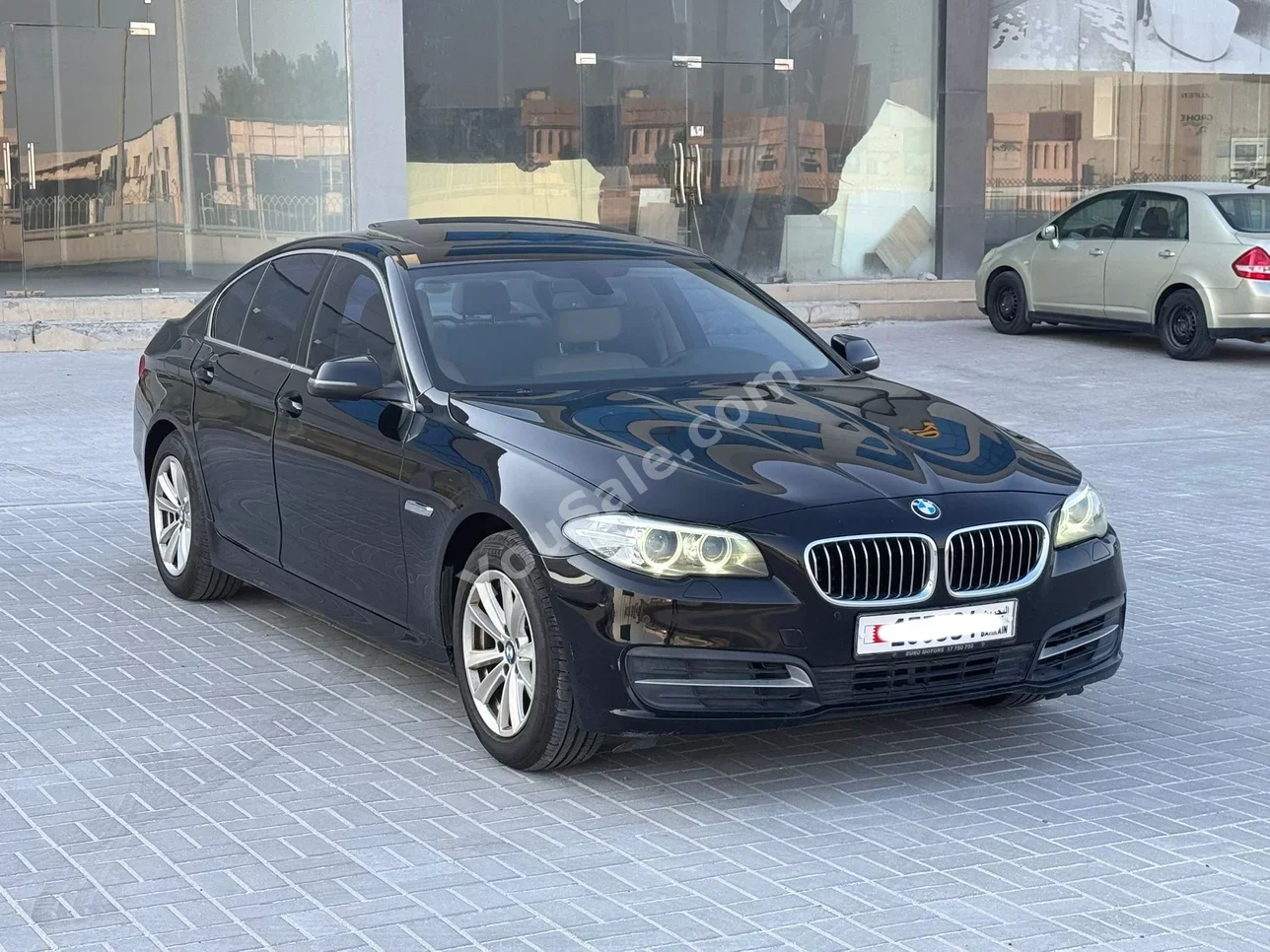 بي ام دبليو  الفئة - الخامسة  520i  2015  اتوماتك  164,650 كم  4 سلندر  سيدان  أسود