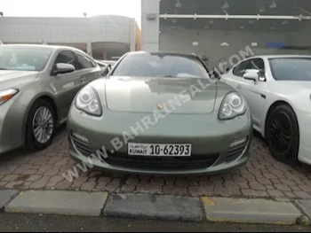 Porsche  Panamera  2012  Sedan  Automatic  6  56,000  RWD  Green  Gasoline