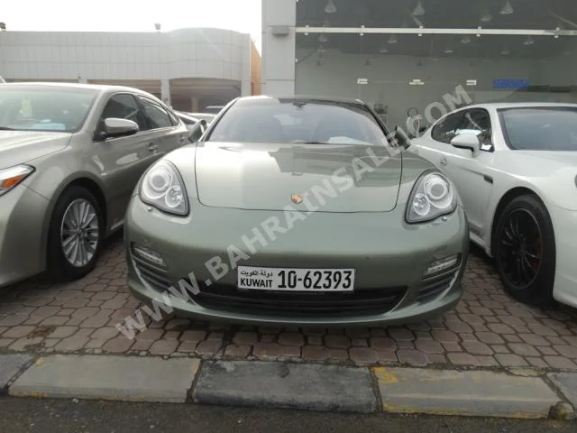 Porsche  Panamera  2012  Sedan  Automatic  6  56,000  RWD  Green  Gasoline