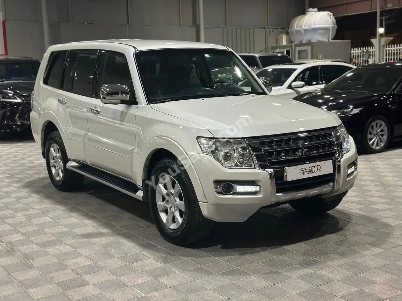 متسوبيشي  باجيرو  GLS  2020  اتوماتك  140,000 كم  6 سلندر  اس يو في  أبيض