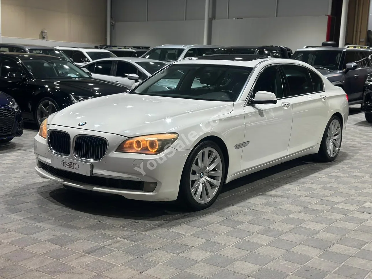 بي ام دبليو  الفئة - السابعة  740 Li  2011  اتوماتك  102,000 كم  6 سلندر  سيدان  أبيض