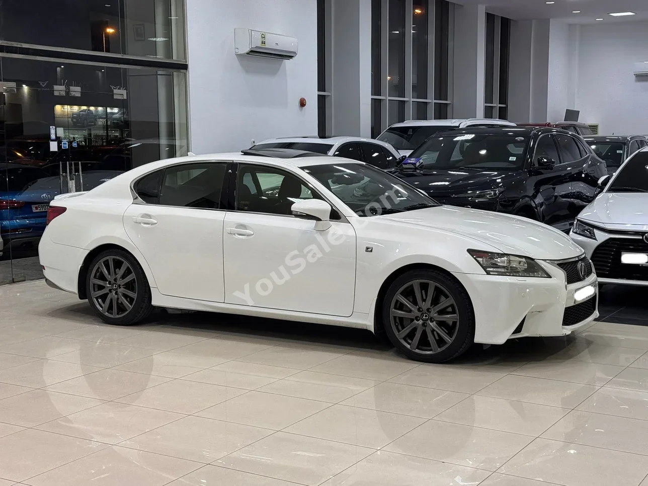لكزس  جي اس  350  2013  اتوماتك  256,650 كم  6 سلندر  سيدان  أبيض